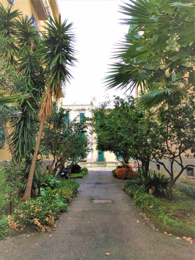 Non Ci Resta Che Napoli Bed & Breakfast Exterior photo